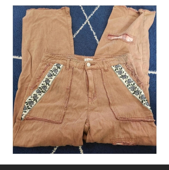 *SOLD*  POL boho patch pants size M - Picture 4 of 7